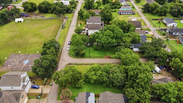 842 E 40th Street, North Houston, TX 77022