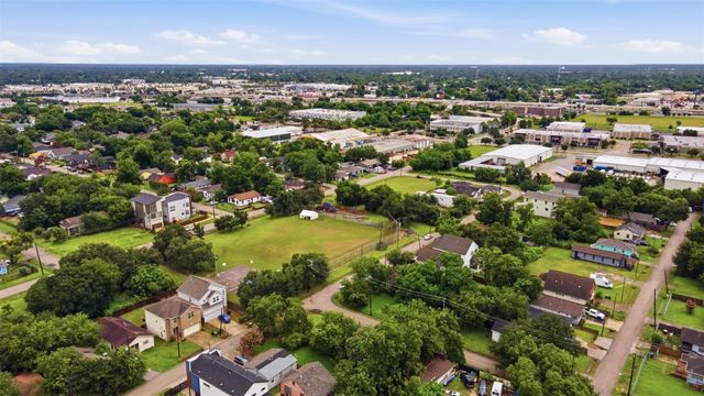 842 E 40th Street, North Houston, TX 77022