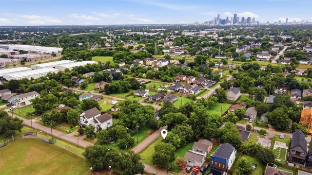 842 E 40th Street, North Houston, TX 77022