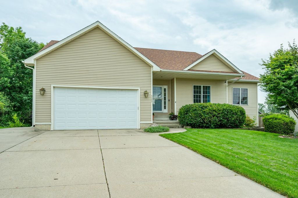 5485 Greenwood Avenue, Pleasant Hill, IA 50327