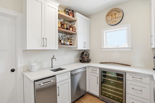 135 Glades Rd, Scituate, MA 02066