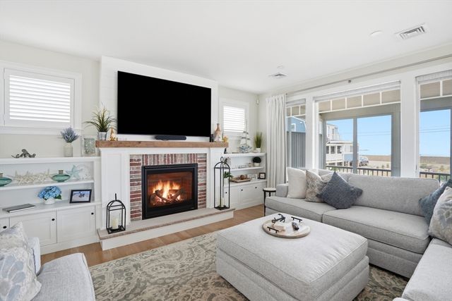 135 Glades Rd, Scituate, MA 02066