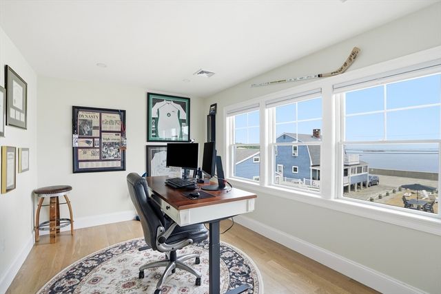 135 Glades Rd, Scituate, MA 02066