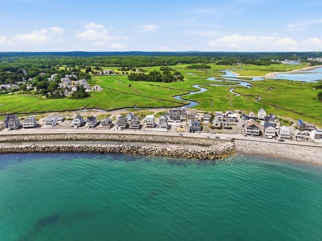135 Glades Rd, Scituate, MA 02066