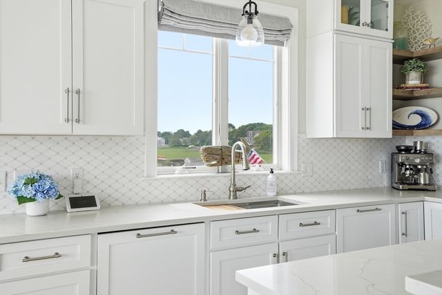 135 Glades Rd, Scituate, MA 02066