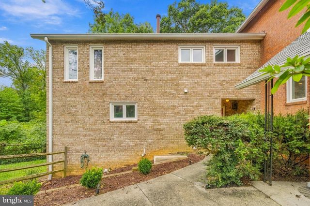 1962 DUNDEE RD, Rockville, MD 20850