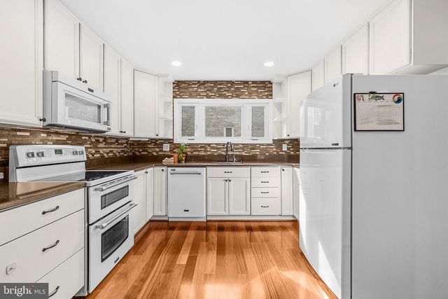 1962 DUNDEE RD, Rockville, MD 20850