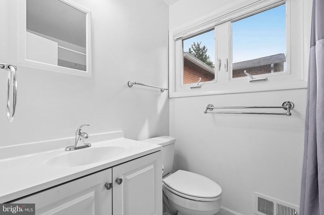 1962 DUNDEE RD, Rockville, MD 20850