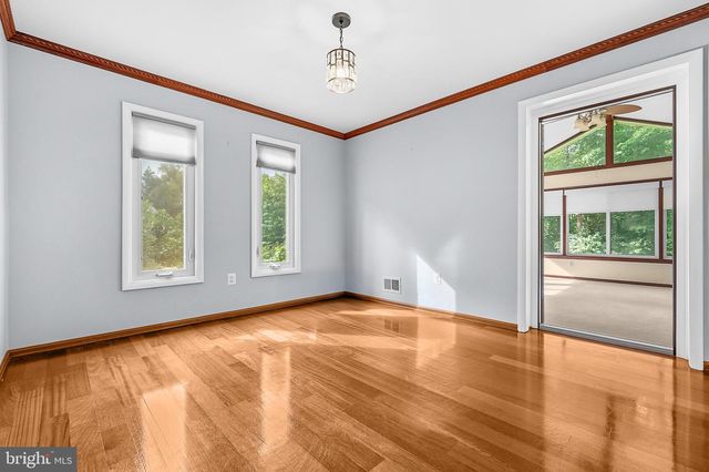1962 DUNDEE RD, Rockville, MD 20850