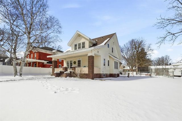 618 W Central Street, Chippewa Falls, WI 54729