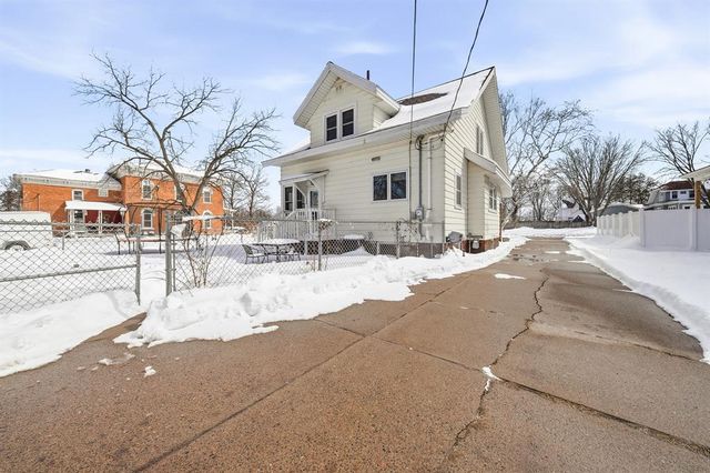 618 W Central Street, Chippewa Falls, WI 54729