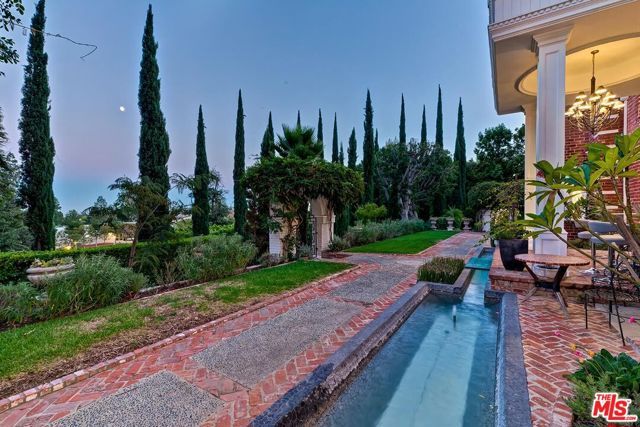 725 N Faring Road, Los Angeles, CA 90077