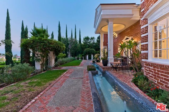 725 N Faring Road, Los Angeles, CA 90077