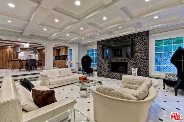 725 N Faring Road, Los Angeles, CA 90077