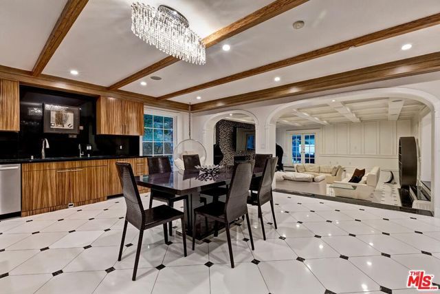 725 N Faring Road, Los Angeles, CA 90077