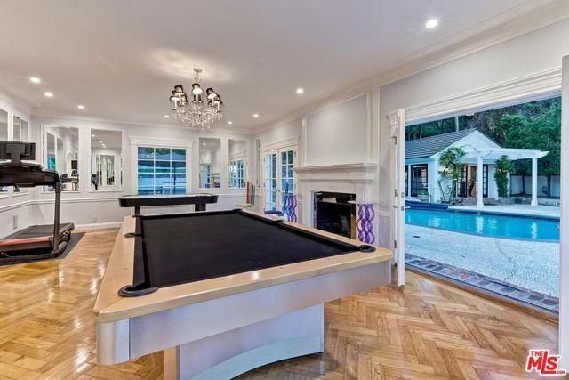 725 N Faring Road, Los Angeles, CA 90077