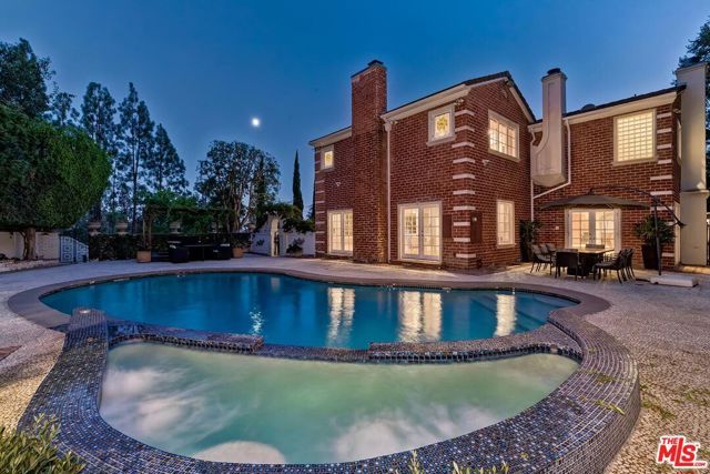 725 N Faring Road, Los Angeles, CA 90077