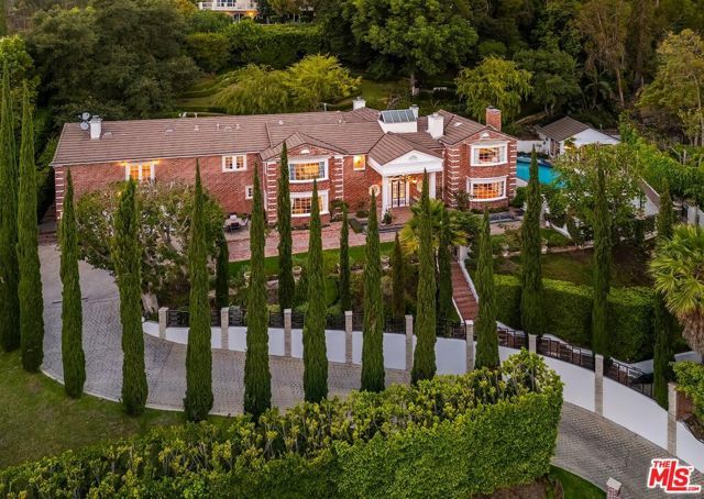 725 N Faring Road, Los Angeles, CA 90077