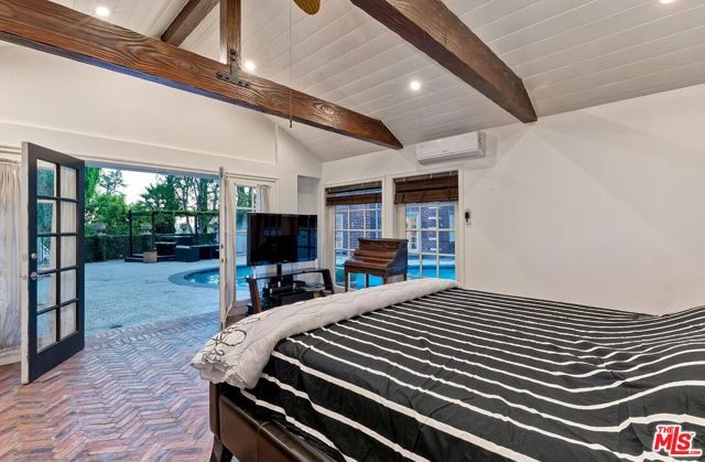 725 N Faring Road, Los Angeles, CA 90077