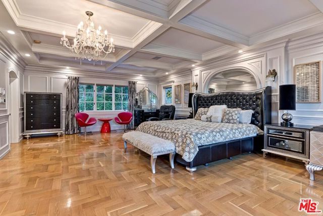 725 N Faring Road, Los Angeles, CA 90077