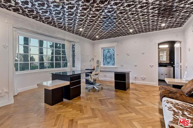 725 N Faring Road, Los Angeles, CA 90077