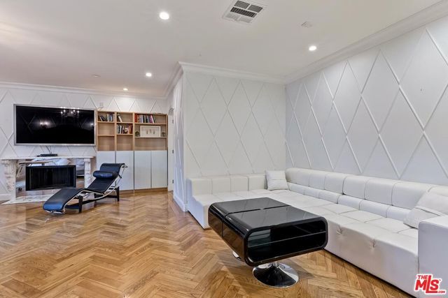 725 N Faring Road, Los Angeles, CA 90077