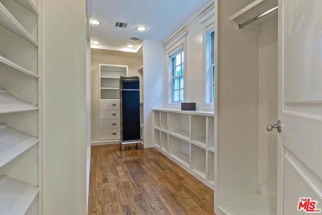 725 N Faring Road, Los Angeles, CA 90077