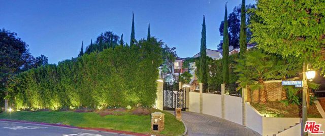 725 N Faring Road, Los Angeles, CA 90077