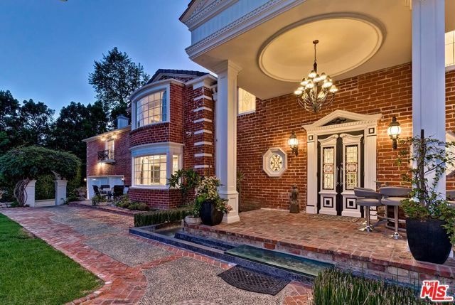 725 N Faring Road, Los Angeles, CA 90077