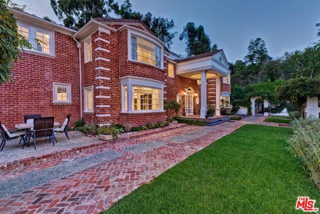 725 N Faring Road, Los Angeles, CA 90077