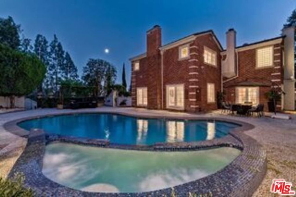 725 N Faring Road, Los Angeles, CA 90077