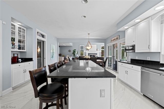 6162 Chagrin Highlands Drive, Solon, OH 44139