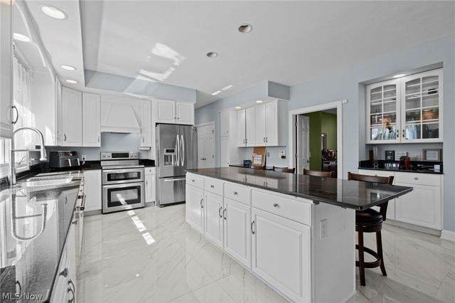 6162 Chagrin Highlands Drive, Solon, OH 44139
