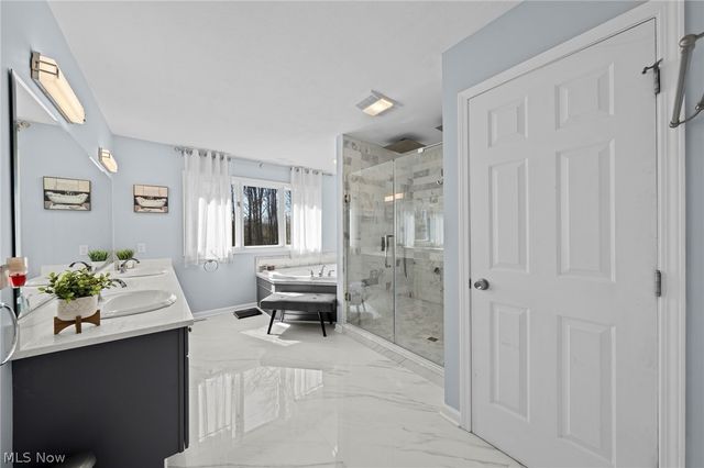 6162 Chagrin Highlands Drive, Solon, OH 44139