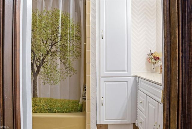 229 Newtown RD S, Norfolk, VA 23502