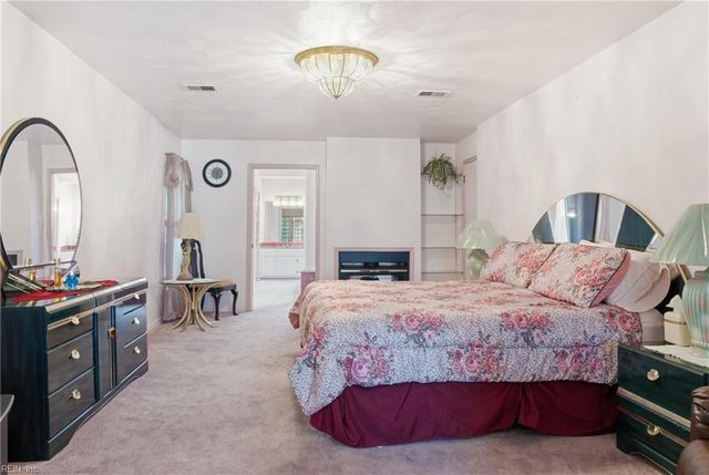 229 Newtown RD S, Norfolk, VA 23502