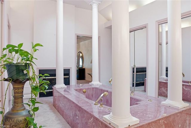 229 Newtown RD S, Norfolk, VA 23502