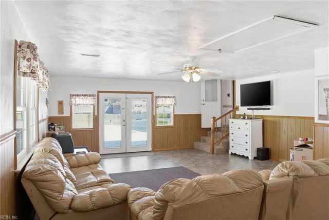 229 Newtown RD S, Norfolk, VA 23502