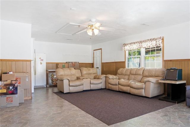 229 Newtown RD S, Norfolk, VA 23502