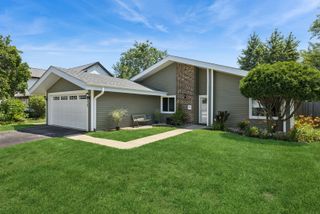 5813 E Beverly Circle, Hanover Park, IL 60133