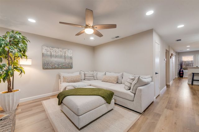 1801 W Spring Creek Parkway D1, Plano, TX 75023