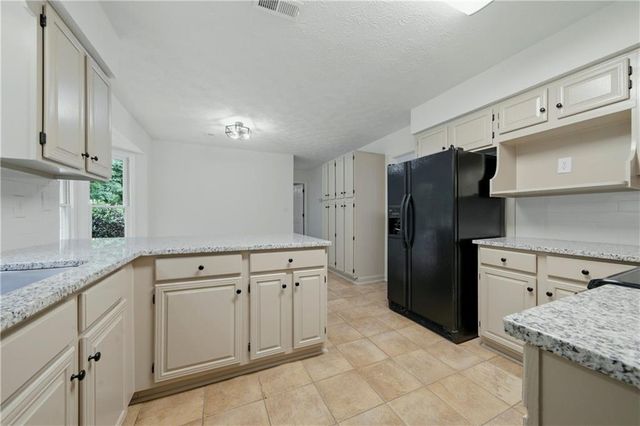 175 Old Mill, Fayetteville, GA 30214
