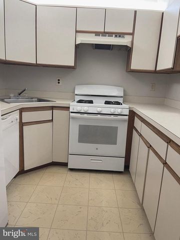 15 CORAL TREE CT, Lawrenceville, NJ 08648