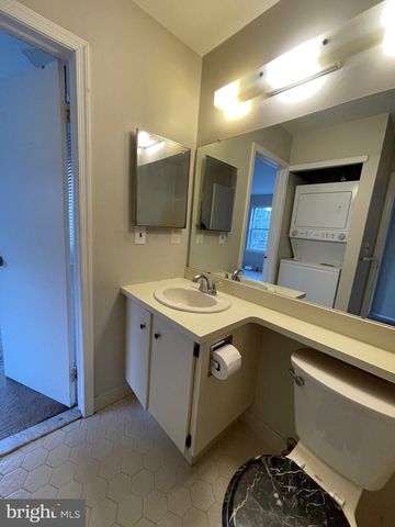 15 CORAL TREE CT, Lawrenceville, NJ 08648