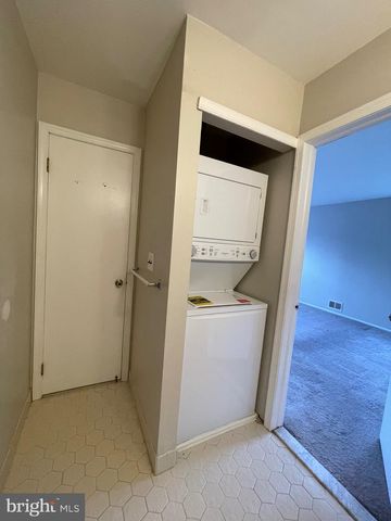 15 CORAL TREE CT, Lawrenceville, NJ 08648