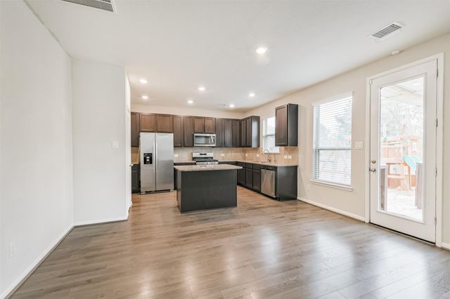 2036 Elkington Circle, Conroe, TX 77304