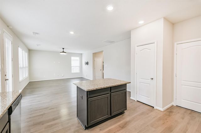 2036 Elkington Circle, Conroe, TX 77304