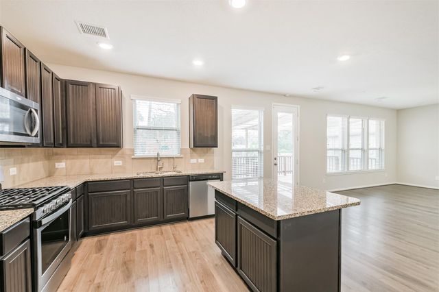 2036 Elkington Circle, Conroe, TX 77304