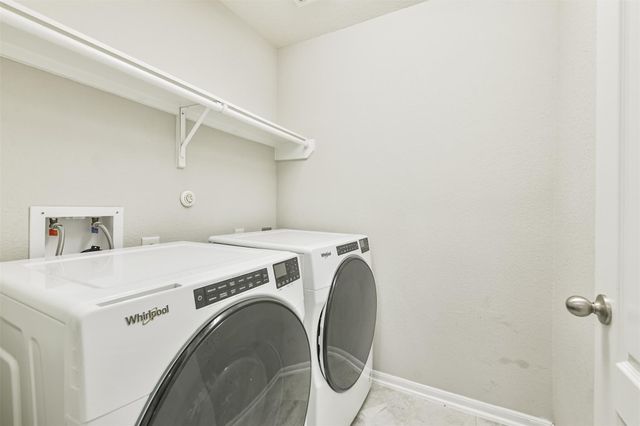 2036 Elkington Circle, Conroe, TX 77304