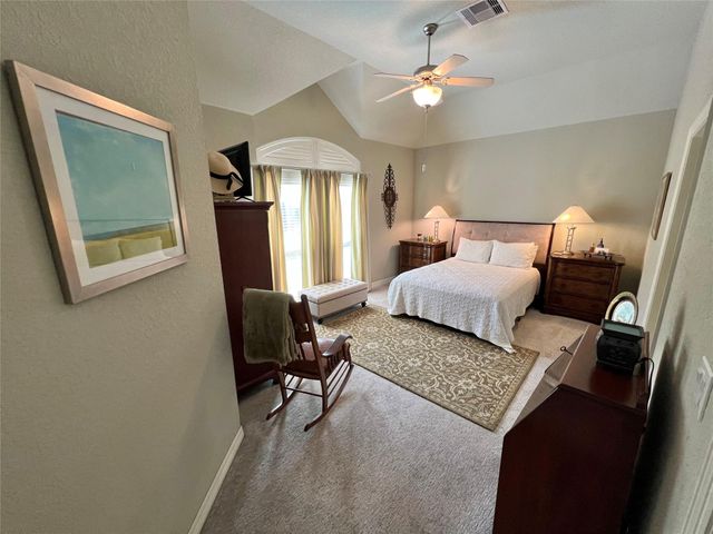 107 Widgeon Drive, Clute, TX 77531